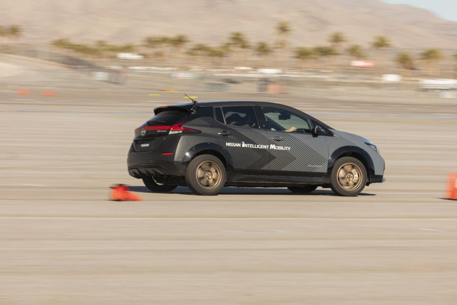  Nissan Leaf All-Wheel-Control Test Car 2019 года  (фото 9 из 11)